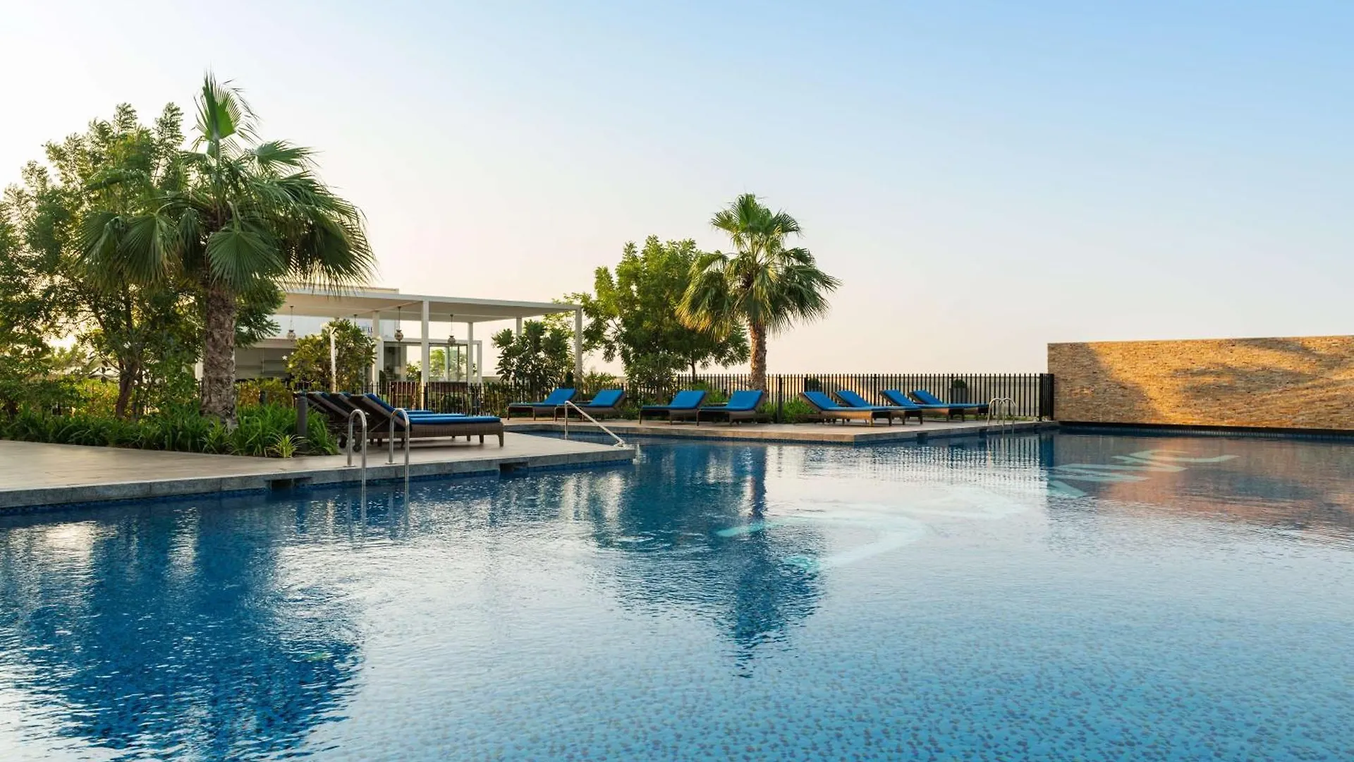 Radisson Dubai Damac Hills Hotel Emirados Árabes Unidos