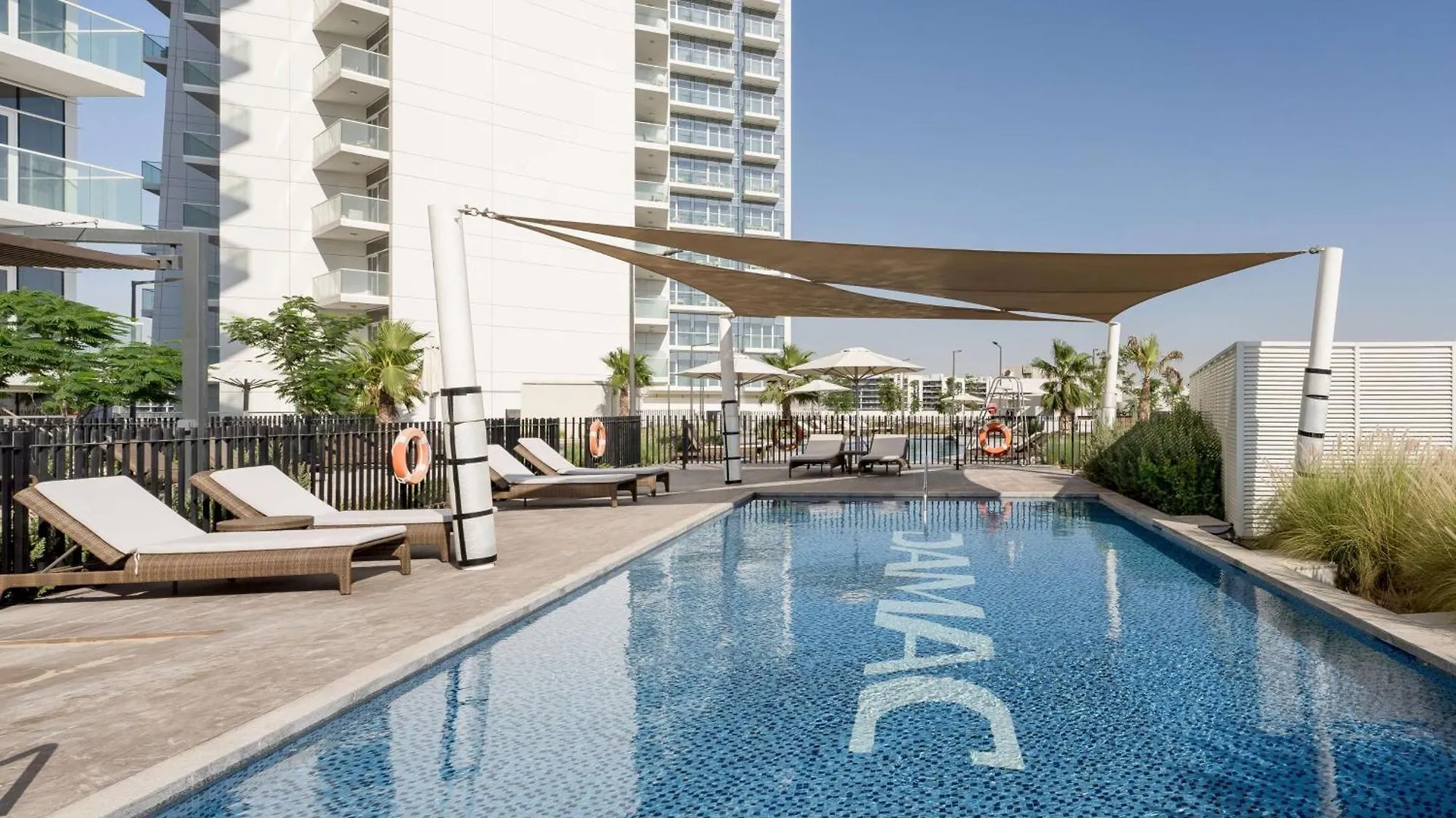 ****  Radisson Dubai Damac Hills Hotel Emirados Árabes Unidos