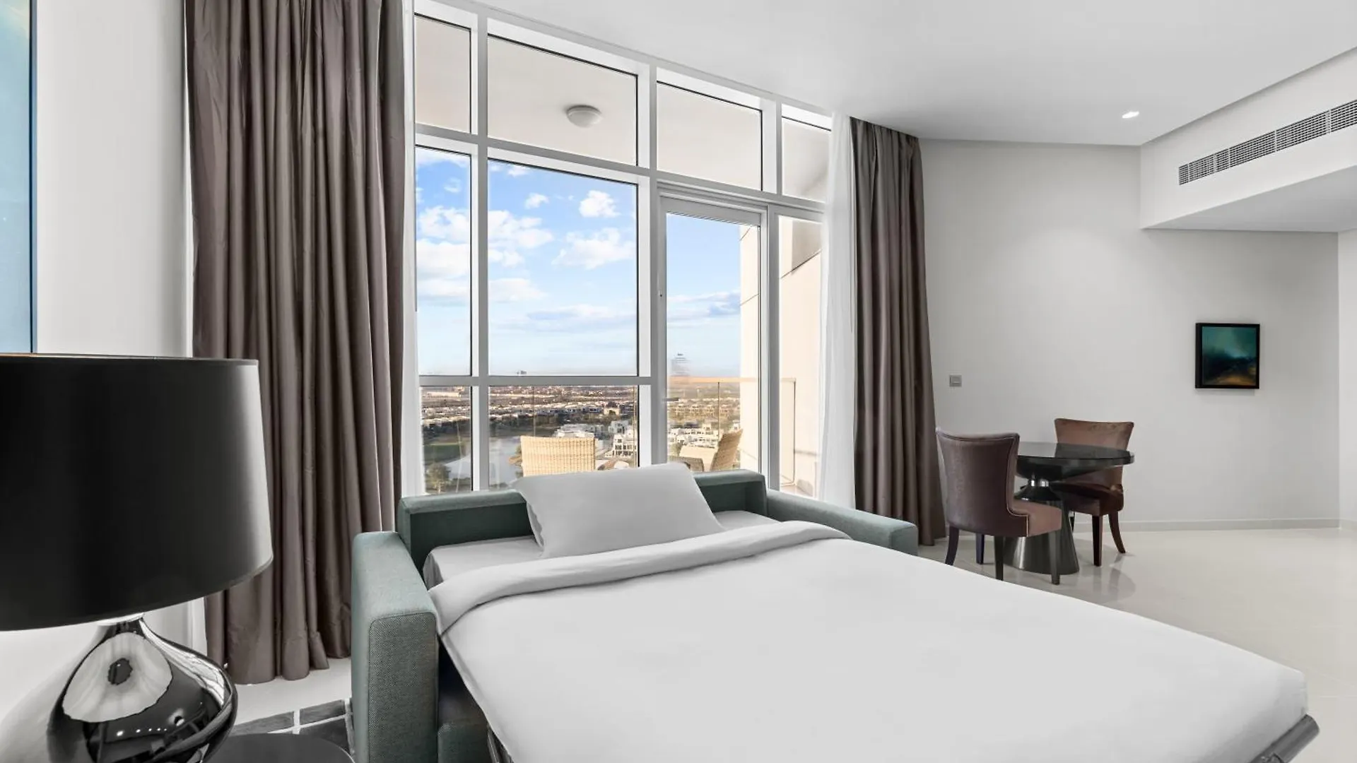Radisson Dubai Damac Hills Hotel 4*,