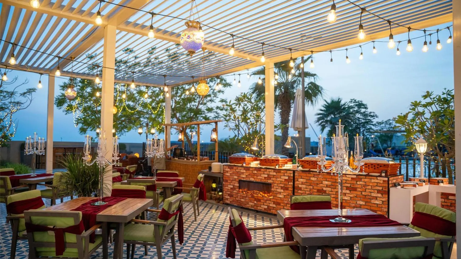 ****  Radisson Dubai Damac Hills Hotel Emirados Árabes Unidos