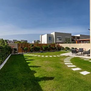 Holiday home Urbana Iii Stacked House -dubai South 