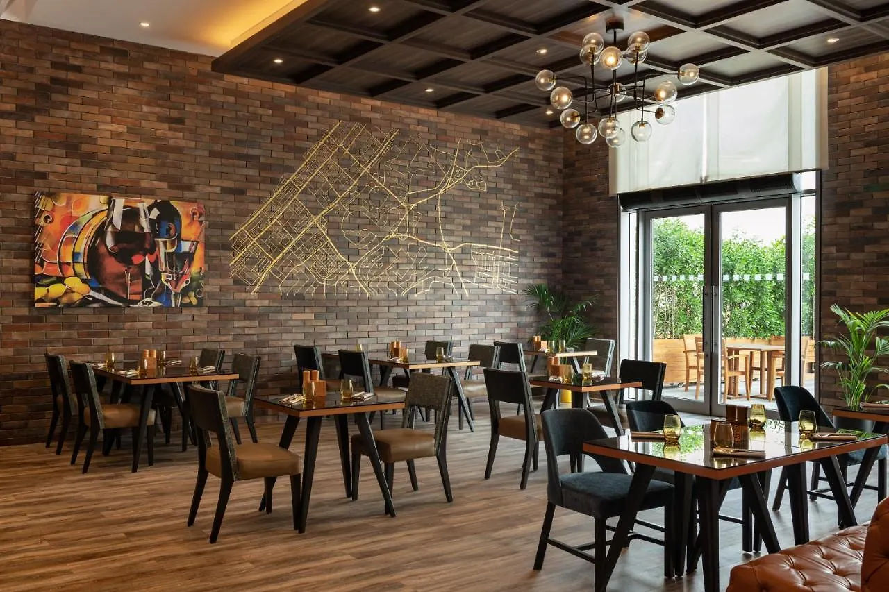 Hotel Radisson Dubai Damac Hills